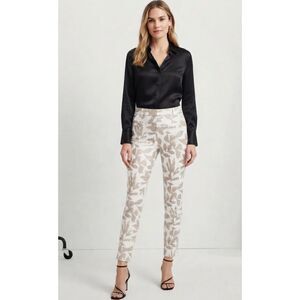 New Chico's So Slimming Brigitte Leaf Pants Women's Size Small (Chico's Size 0)